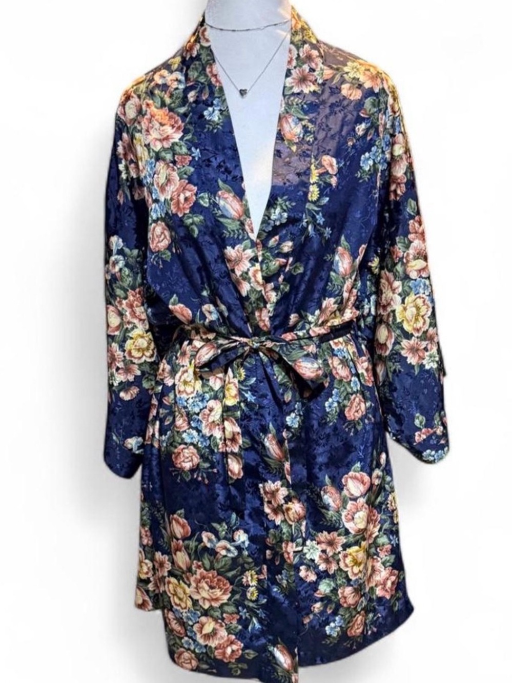 Vintage 1970s -80s Val-Mode Romantic Bold Floral Satin Wrap Robe Small
